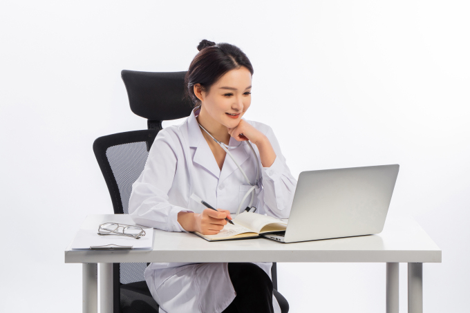 高级教授女性员工