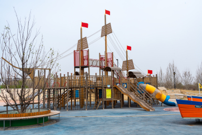 木质儿童游玩场地实拍图