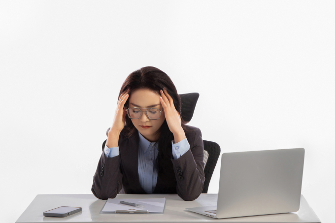 劳累的女性图片