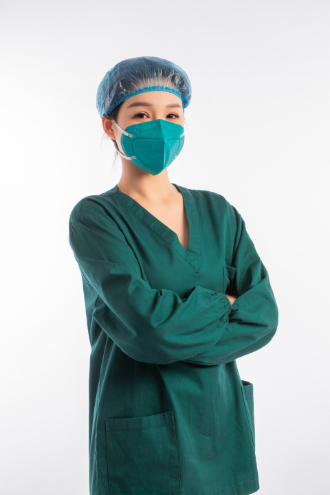女护士穿深绿色手术服实拍图版权图片下载