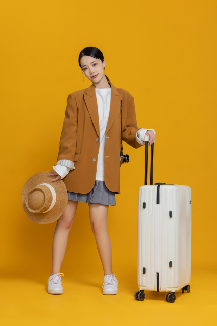 活泼的漂亮女生写真高清图