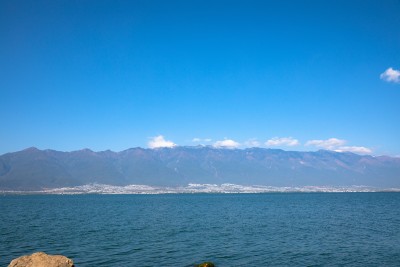 晴朗的天空风景图