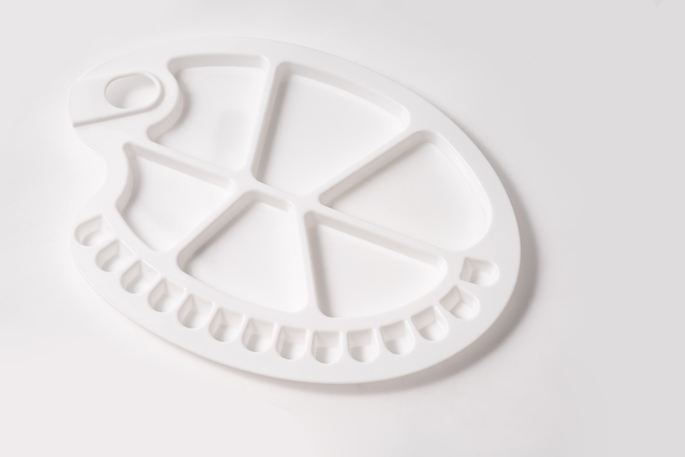 洁白干净的调色盘实拍图