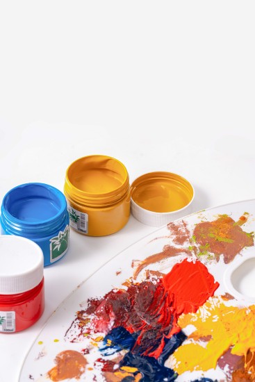 开罐颜料与调色盘实拍图