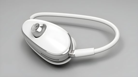光银白色的蓝牙耳机3D模型摄影图片