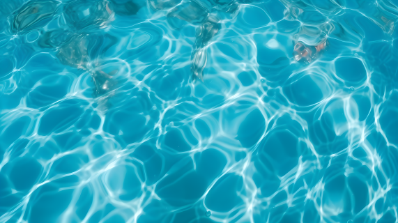 碧蓝游泳池，水面闪烁，超现实风格摄影图