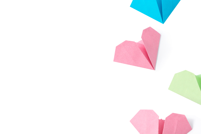 彩色爱心折纸摄影图