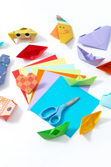 多彩几何创意卡纸摄影图