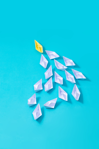 折纸活动领航的小船高清图