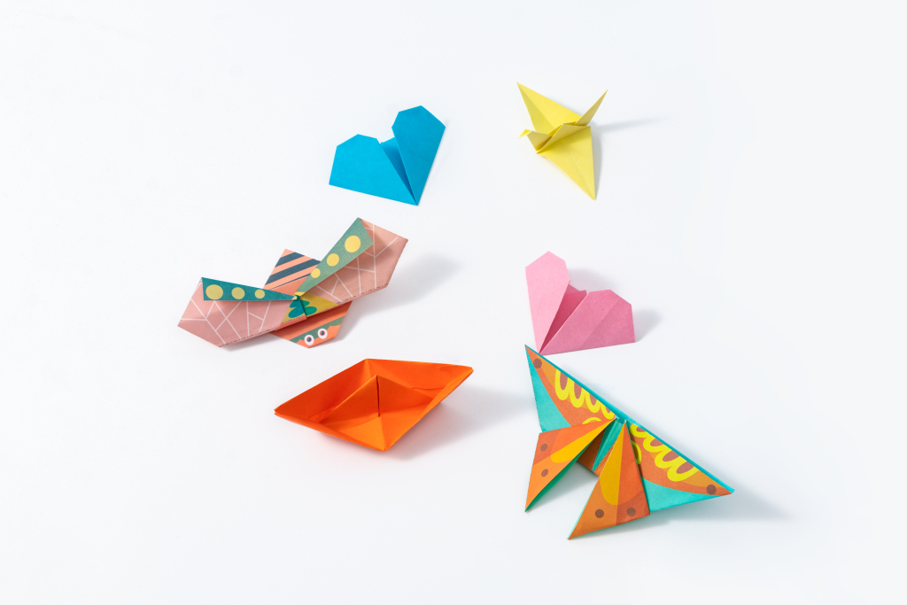 创意卡通折纸摄影图版权图片下载