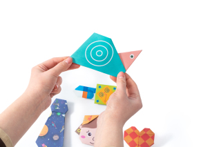 可爱创意蜗牛折纸摄影图