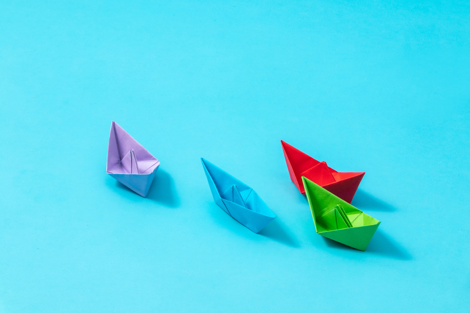 彩色小船手工课成果实拍图