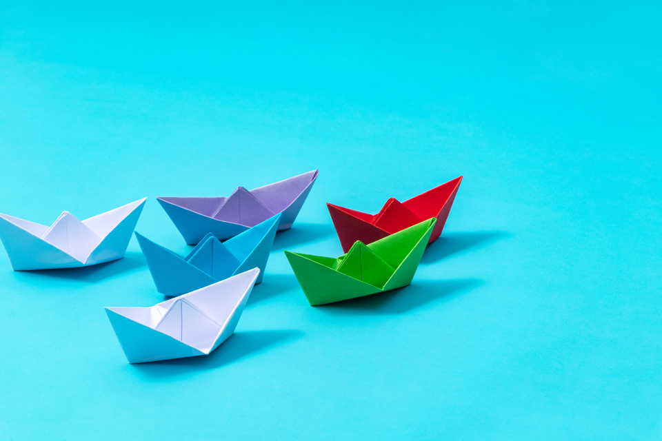 儿童手工课折纸摄影图