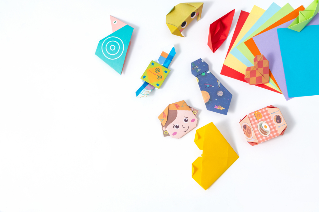 专业手工可爱折纸摄影图版权图片下载