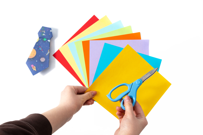 彩色方块折纸摄影图