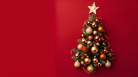 明亮红色背景圣诞树礼物摄影图片