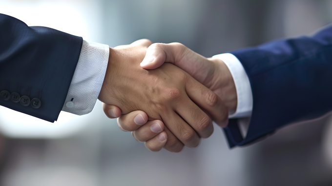 商务礼仪合作握手图片