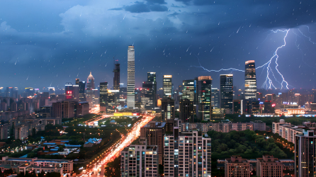 暴雨雷电夜景图片