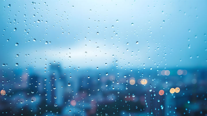 下雨天窗外景色版权图片下载