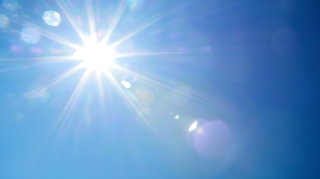 炎热天气刺眼阳光图片