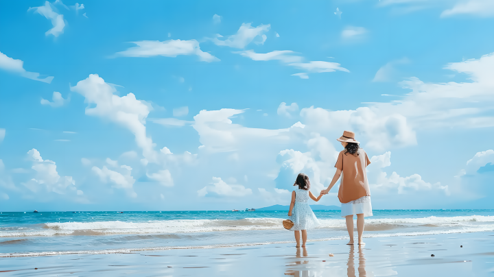 海边旅游母女沙滩玩耍版权图片下载
