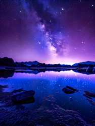 星空紫色光芒图片